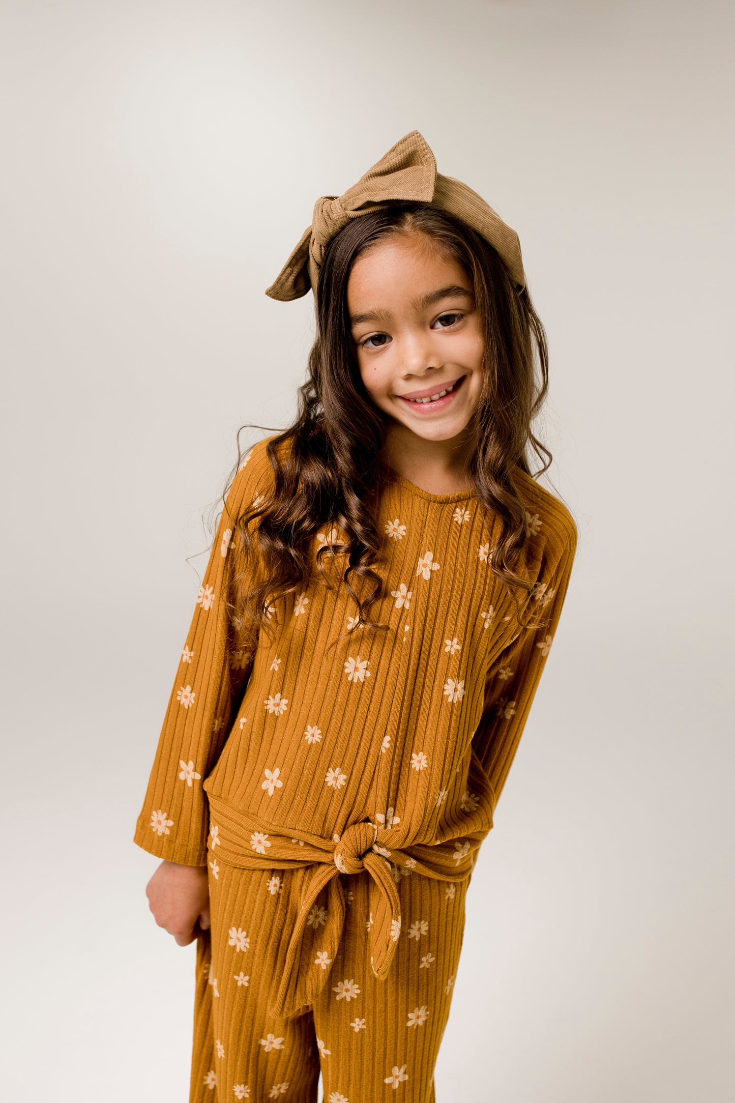 Terracotta Daisy Ribbed Bottom